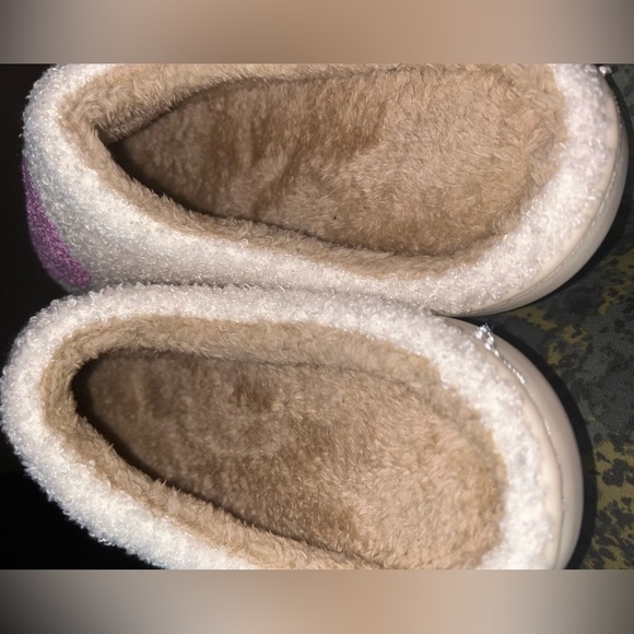 Purple Smiley Face Soft Slippers in Size 9.5-10.5 Womens - Picture 5 of 5